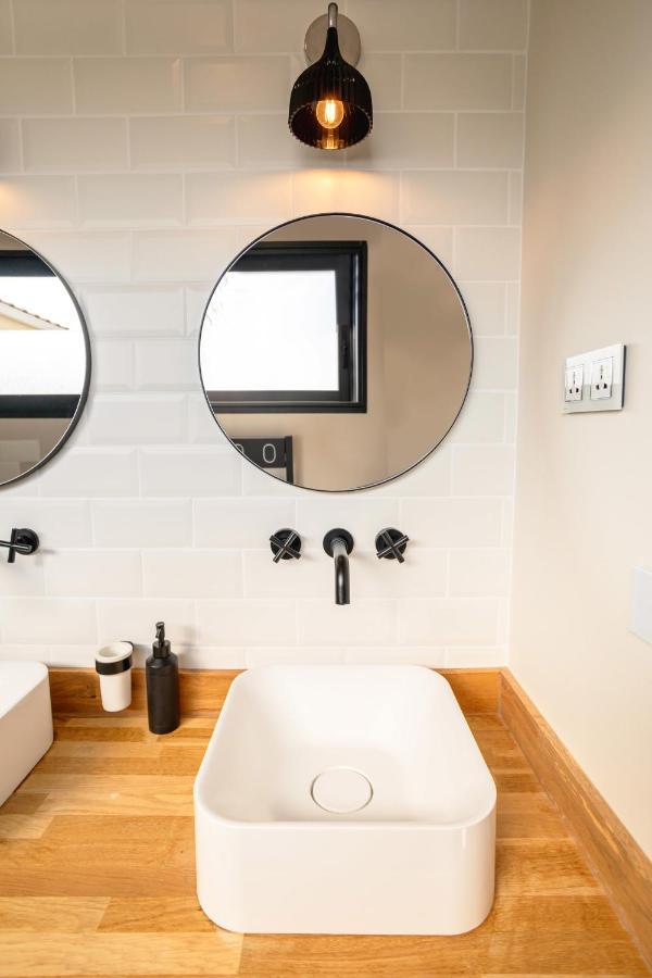L'Entre Deux-Suite Romantique - Jacuzzi Privatif - Clim Reversible - Wifi Le Somail 外观 照片